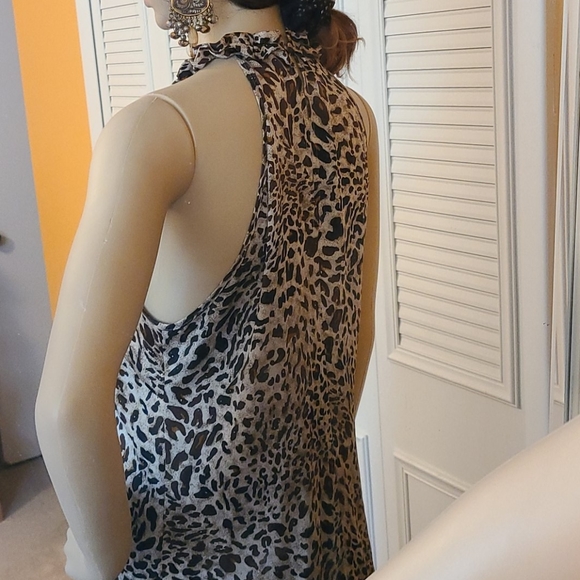 Essentials by Milano Ruffle Neck Tank - Picture 7 of 12